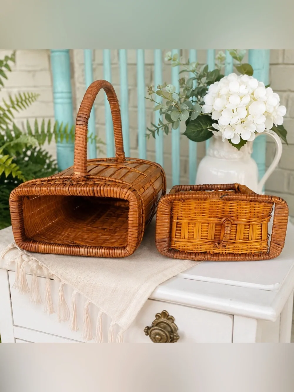 Vintage Handwoven Wicker Gathering Basket with Handle & Lid – Small Rustic Cotta